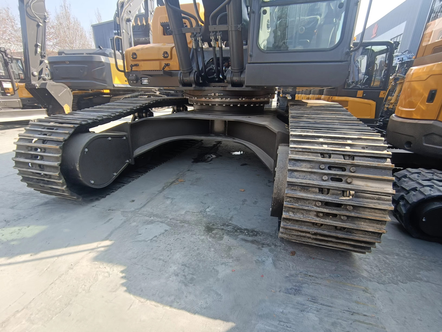 Экскаватор SH330, деталь 1